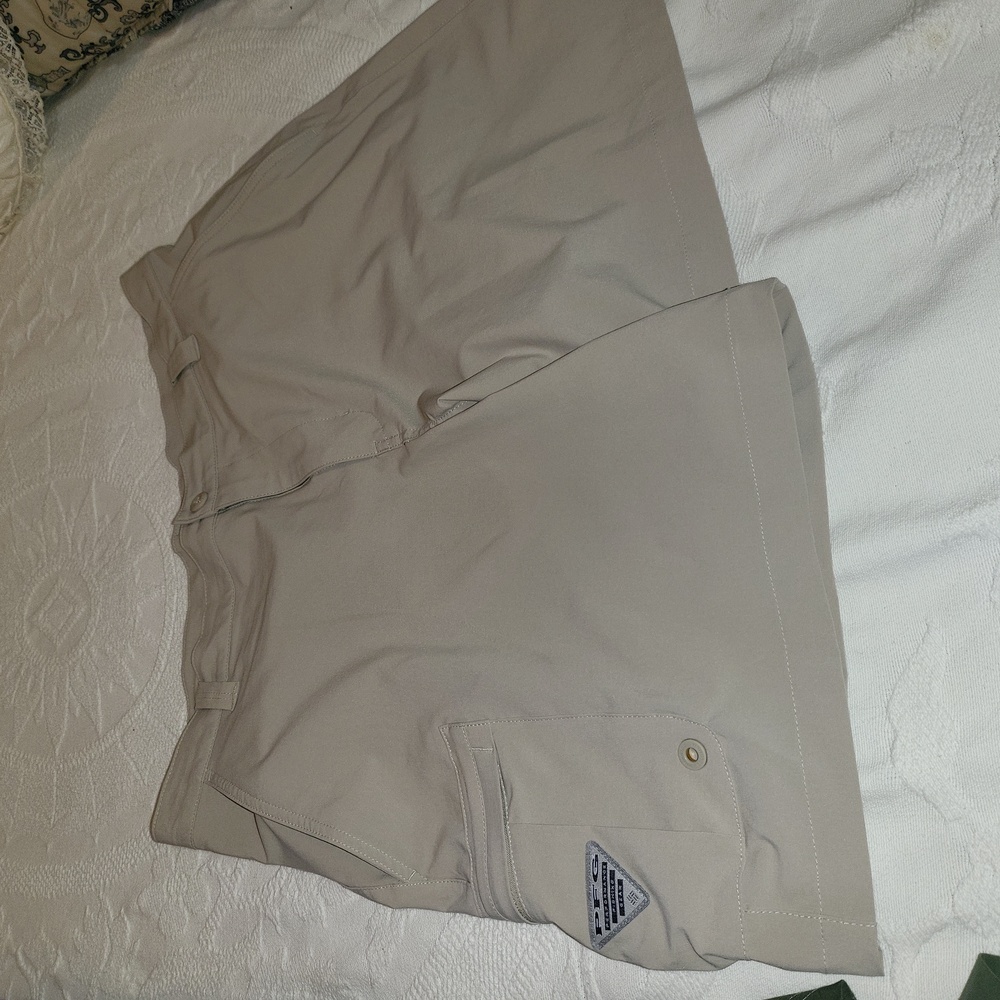 Men's Columbia Khaki Shorts